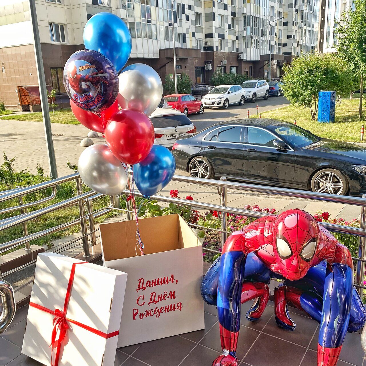 Коробка с шарами "Человек Паук"